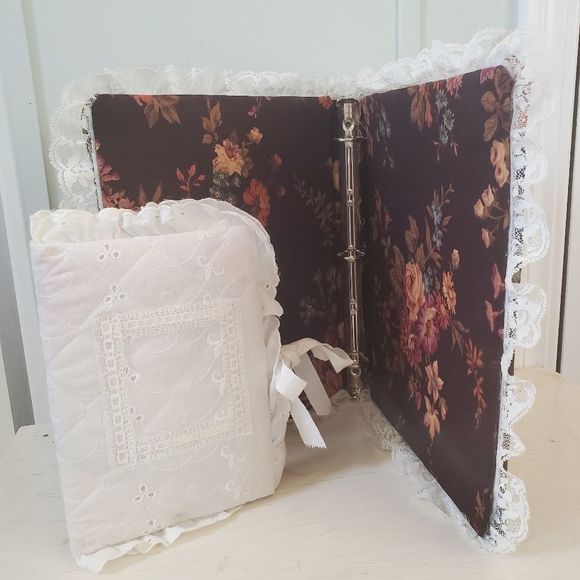 Handmade Padded Lace Album Book Set - Picture 6 of 6